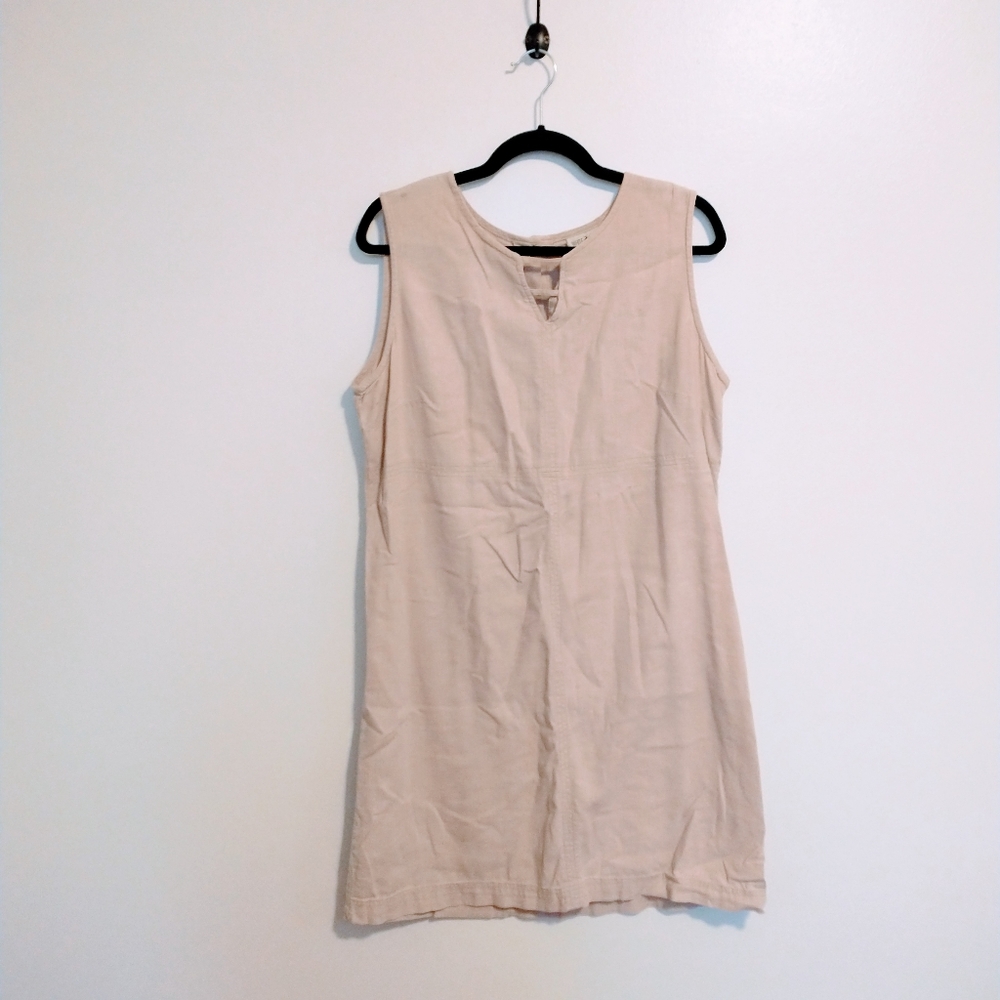 White stag Y2K beige linen dress size large. Has a couple of stains shown